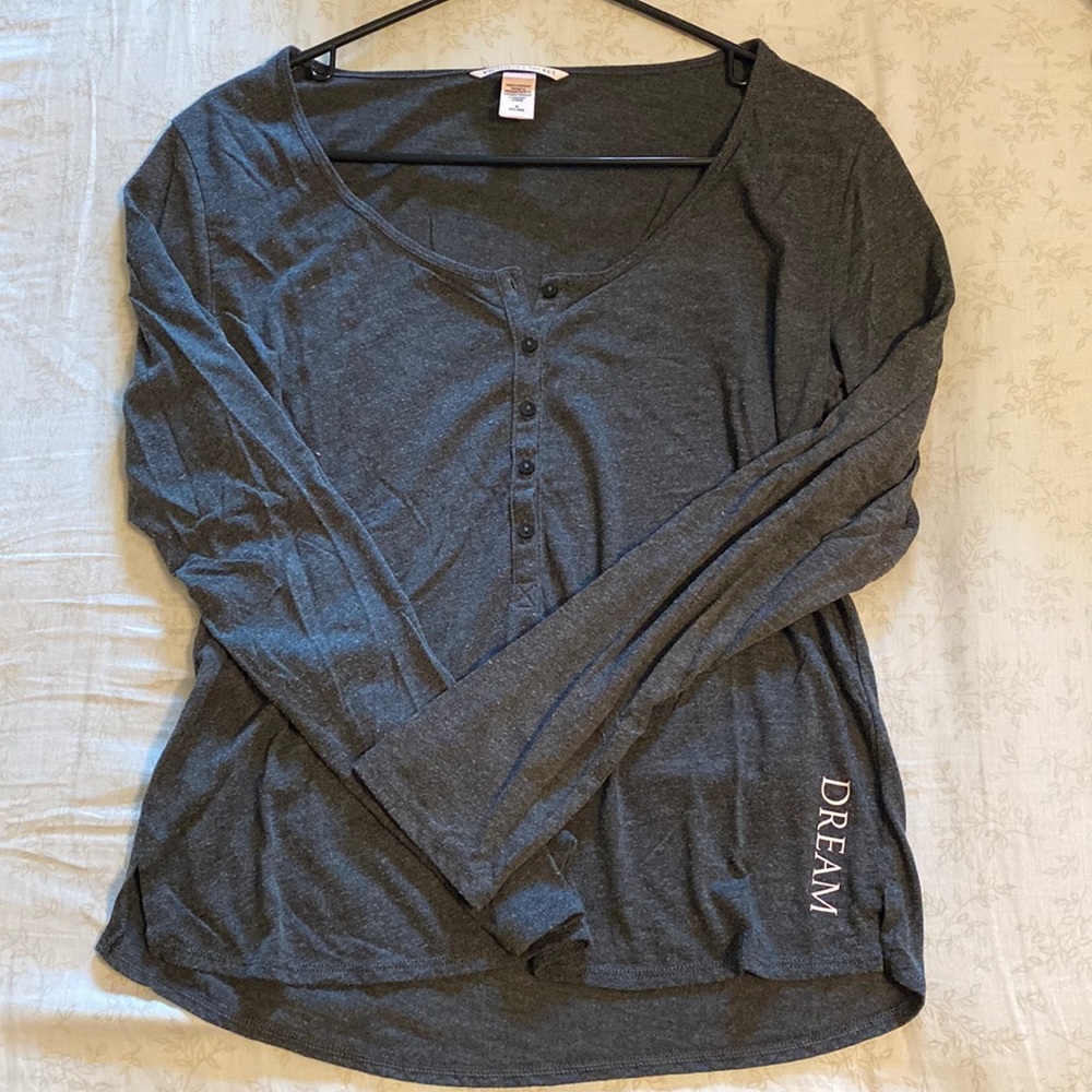 gray long sleeve